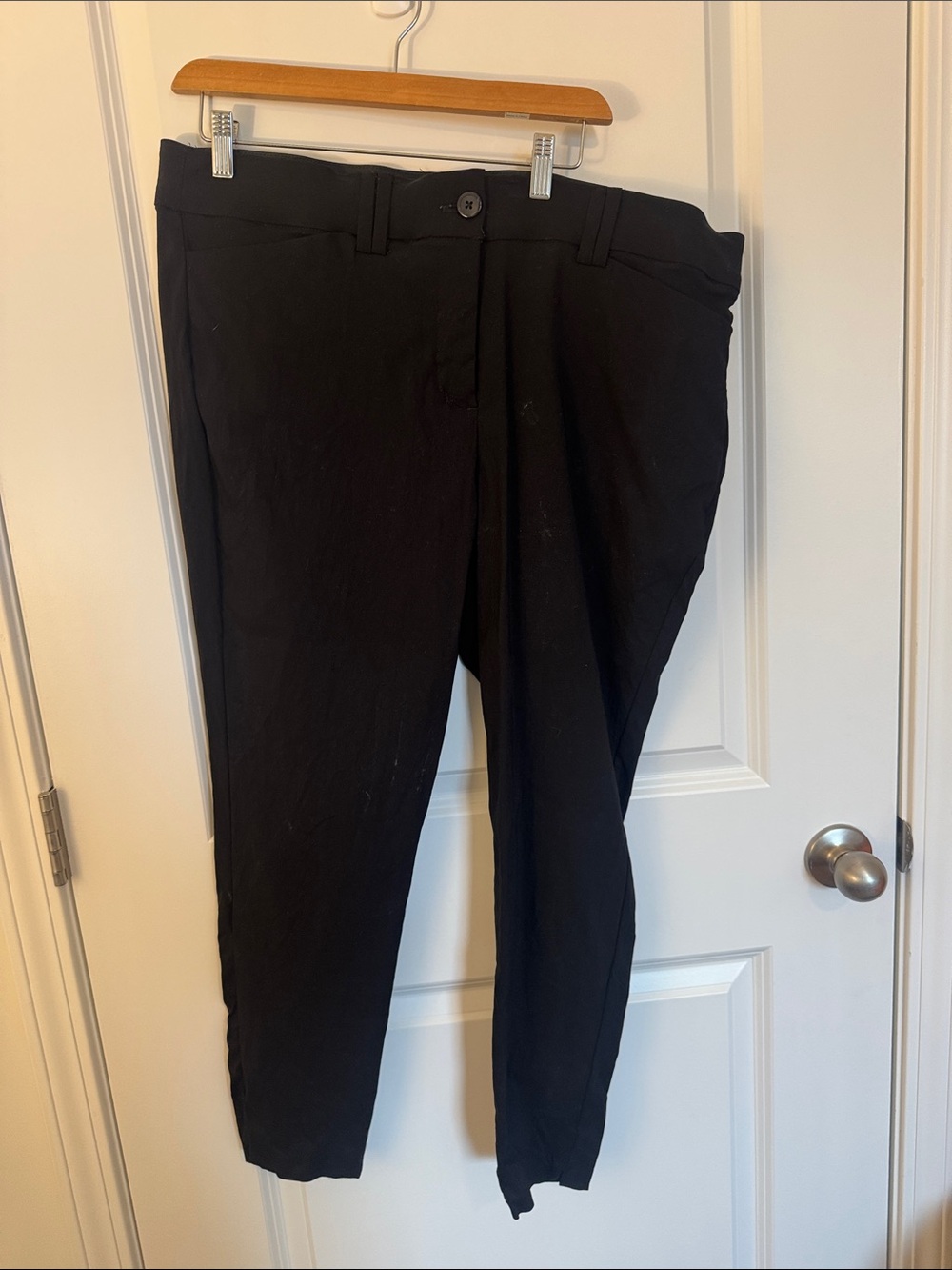 Maurices Black Ankle Cropped Pants